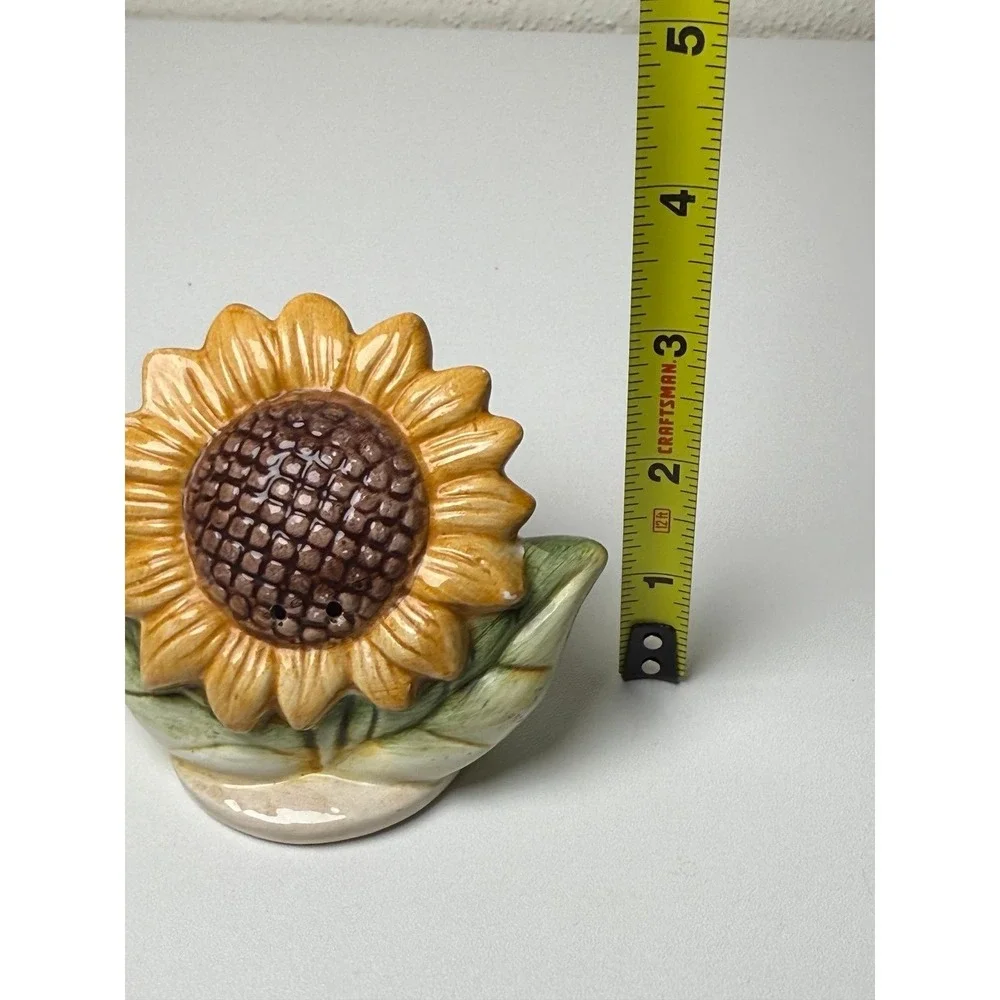 Salt sun flower statue